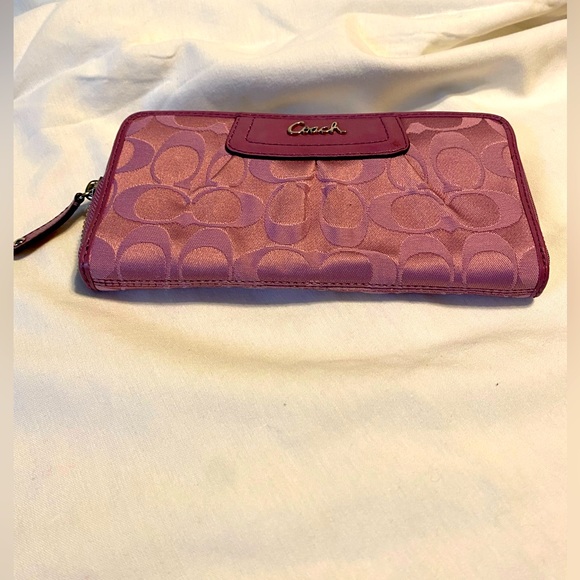 Coach brand purple wallet - Picture 1 of 4